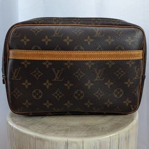 LOUIS VUITTON Monogram Reporter